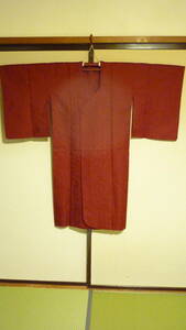 赤色の和服用長コート
