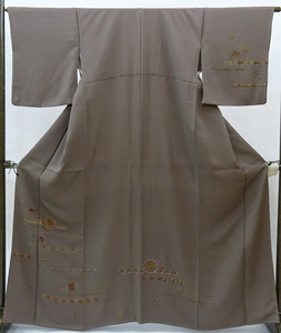 【日本橋つつ井】=正絹　蘇州刺繍　古典柄　訪問着　華紋柄　薄茶色　リサイクル美品　Mサイズ　
