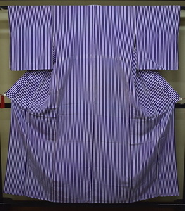 A31-3　即決 中古品 ポリエステル 単衣 踊り用 着物 紫 縞 裄65