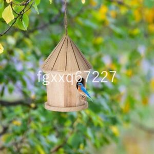JV034:★人気　庭木用ぶら下げ型の鳥の巣箱　小鳥を庭に呼び込める　木製でかわいいとんがり屋根型　ガーデニングに