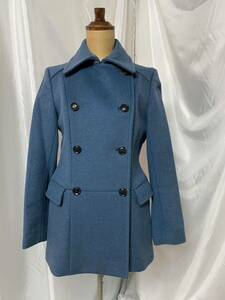 ターコイズブルーのコート。Mサイズ
