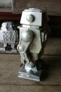 昭和レトロな小さなロボット プラスチック 古い玩具店のデッドストック品 色落ちあり 【火花要注意】H11342　送料別A〈60〉サイズ